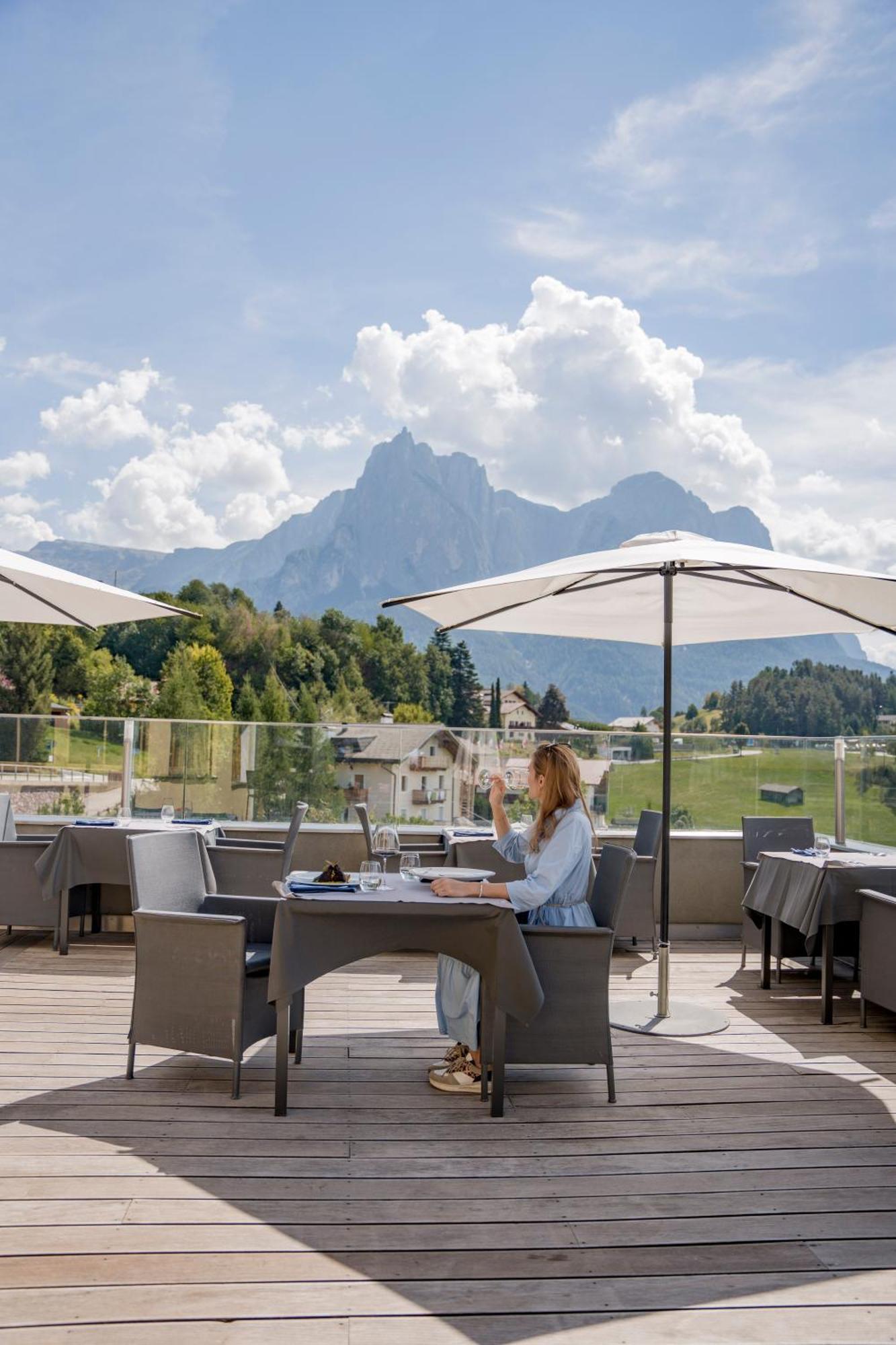 Hotel Alpenflora Castelrotto Eksteriør billede