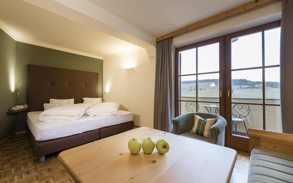 Hotel Alpenflora Castelrotto Eksteriør billede